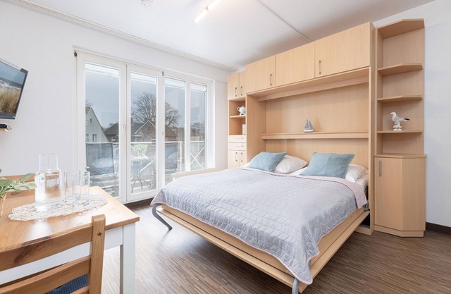 Vacation apartment/apartment for 2 guests with 33m² in Laboe (294550)