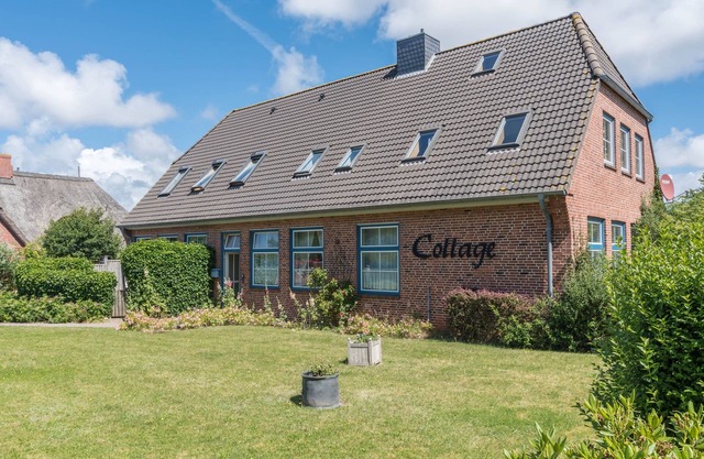 Vacation Apartment "Cottage am Watt" at the Tidal Flats with Wi-Fi and Terrace