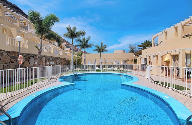 Vacation Apartment 'Mangueros Suite 18 Puerto de Mogán' with Mountain View and Shared Pool
