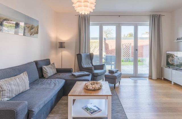 Vacation apartment Hafenquartier 54° N in Husum for up to 4 people