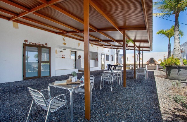 Vacation Apartment 'Las Palmeras' with Shared Terrace