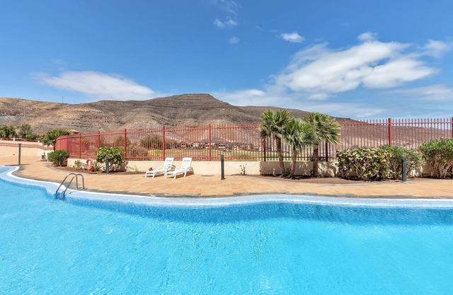 Vacation Apartment 'Precioso Triple En Jandía Beach' with Sea View, Shared Pool and Wi-Fi