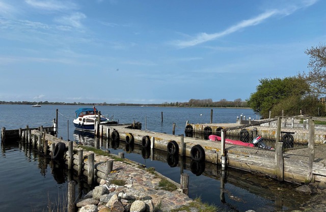 Vacation apartment with view of the Schlei and own jetty/barge