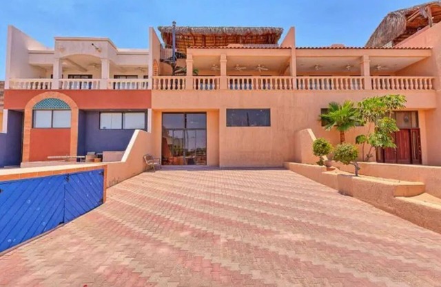 Vacation Getaway Steps from the Water!