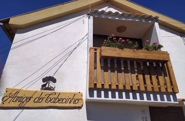 Vacation Home "Abrigo Do Cabecinho" with Mountain View, Balcony & Wi-Fi