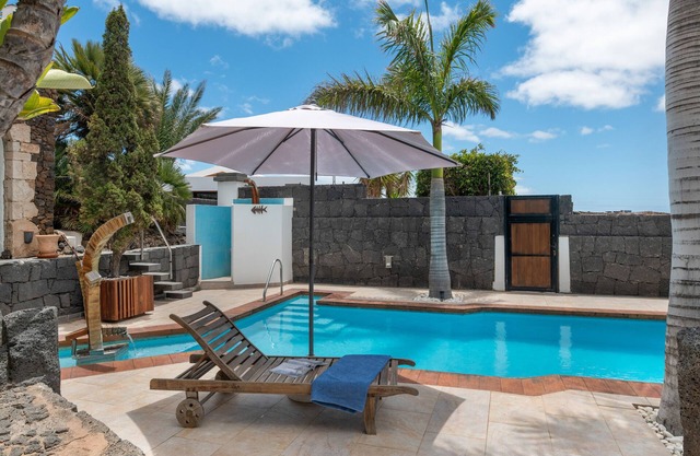 Vacation Home 'Bianca Cactus' with Sea View, Private Terrace and Wi-Fi