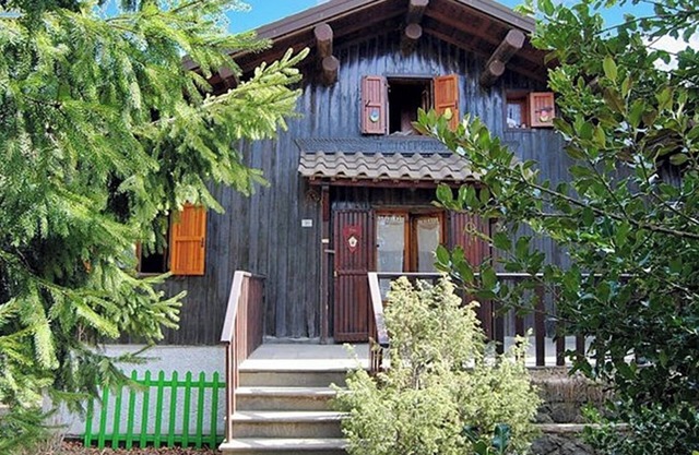 Vacation Home "Chalet Gineprino" with Private Open Terrace & Garden