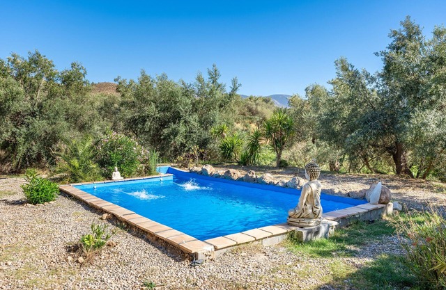Vacation Home "Cabaña Shadú" with Mountain View, Shared Pool & Wi-Fi