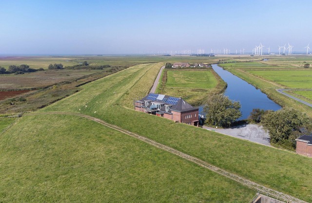 Vacation home Arlau Schleuse in the Hattstedtermarsch for up to 4 people