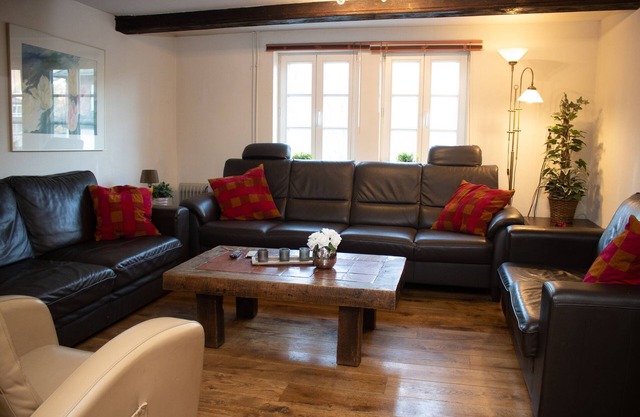 Vacation home for 12 people with sauna, garages, garden, dogs welcome