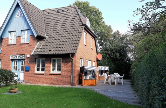 Vacation home for 4 guests with 103m² in Alkersum (267660)