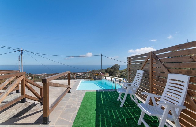 Vacation Home 'Los Barranquillos' with Sea View, Private Pool, and Wi-Fi