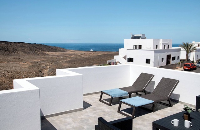 Vacation Home 'Neptuno' with Sea View, Wi-Fi and Air Conditioning