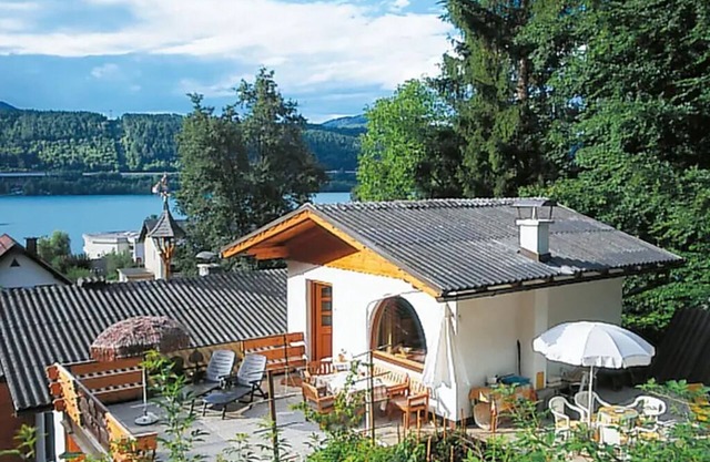 Vacation home on the edge of the forest with private pool 2 minutes away from Lake Wörthersee