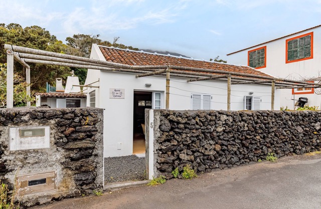 Vacation Home "Retiro Dos Cabritos" with Sea View and Private Terrace