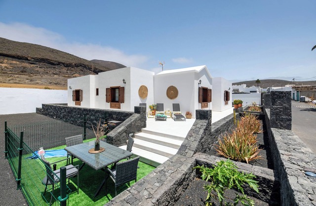 Vacation Home 'Villa Tahoyo' with Mountain View, Private Terrace and Wi-Fi