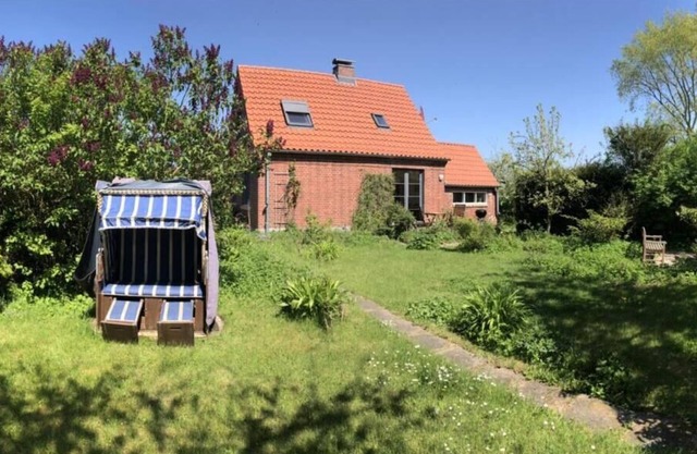 Vacation home with natural garden