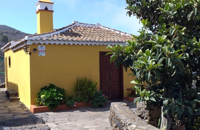 Vacation home with magnificent sea views in a wonderfully quiet location