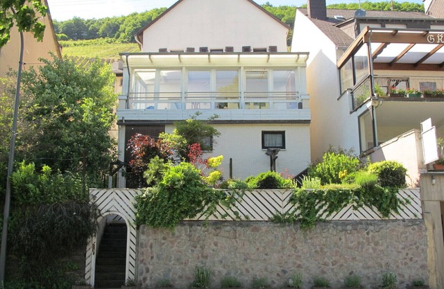 Vacation home with Moselle view, winter garden, 8 pers., 3 bathrooms, free of charge. Public transport ticket