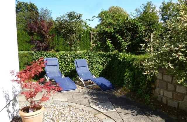 Vacation on a large garden plot in beautiful nature near the Bodden