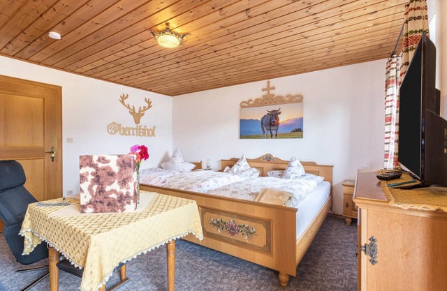 Vacation on a Farm - Fantastic Holiday App with Balcony, Garden, Lake & Mountain View