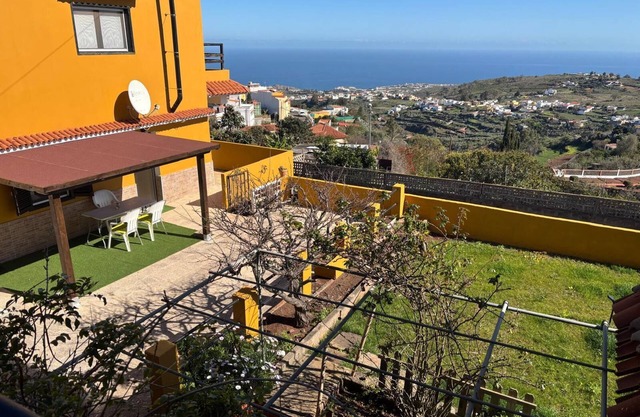 Vacation Rental 'Brownie Apartment' with Sea View, Private Terrace and Wi-Fi