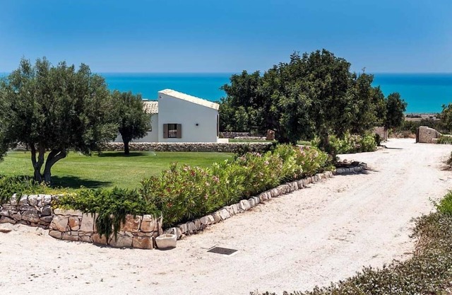 Vacation rental italy, sicily, near beaches