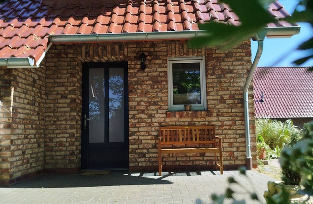 Vacation semi-detached house Tannenhuuske at the bathing lake Aurich-Tannenhausen East Frisia