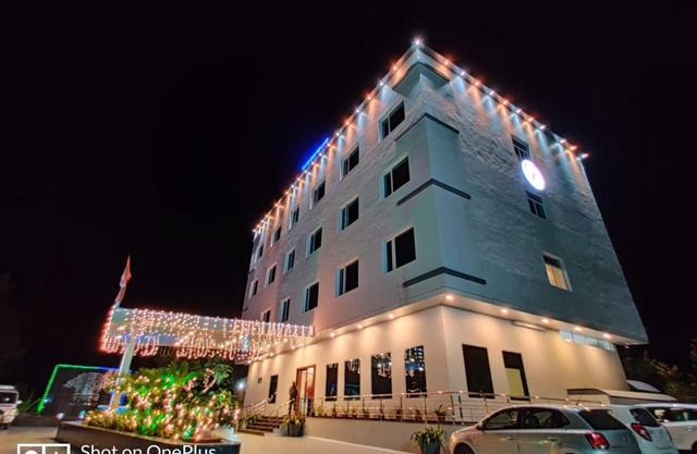 Vadpadraka Hotel And Resort