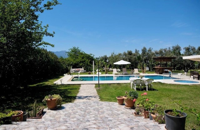 Vahide Homes - enchanting villa with pool and sauna