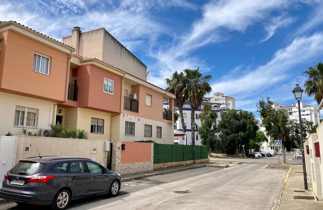 Valdelagrana Beach, parking and WiFi