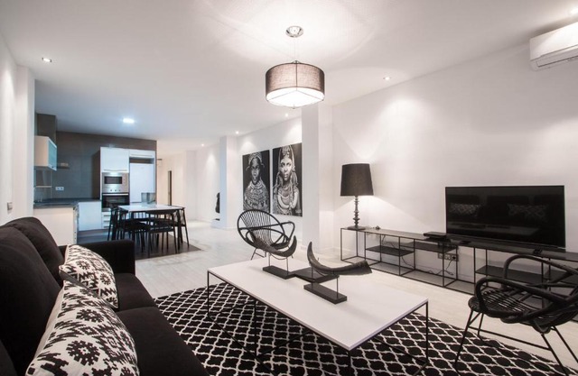 Valencia Luxury - Boutique Center