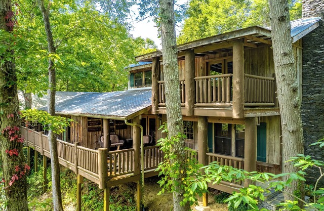 Valentines View: Majestic Lodge with Awe-Inspiring Views