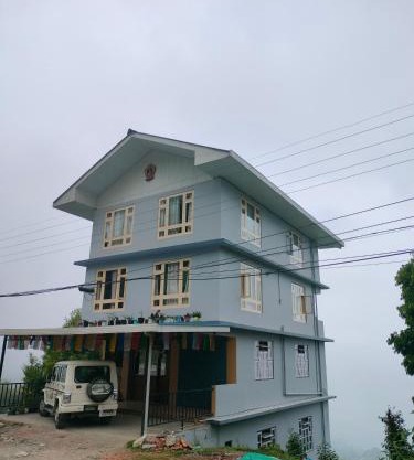 Valley Mist rooms & kitchen