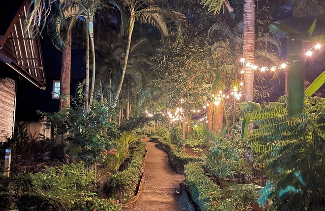 Vanara Bungalows & Restaurant