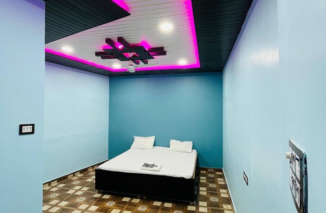 Vande Bharat P Guest House