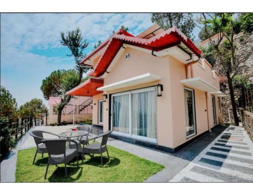 Vantara Luxe Villa Entire 2 BHK Apartment