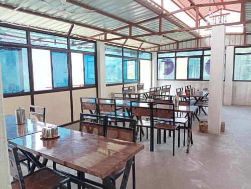 Vasudhara Hotel & Restaurant