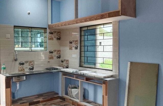 Vegetarian only studio room. In a small farm next to main road.