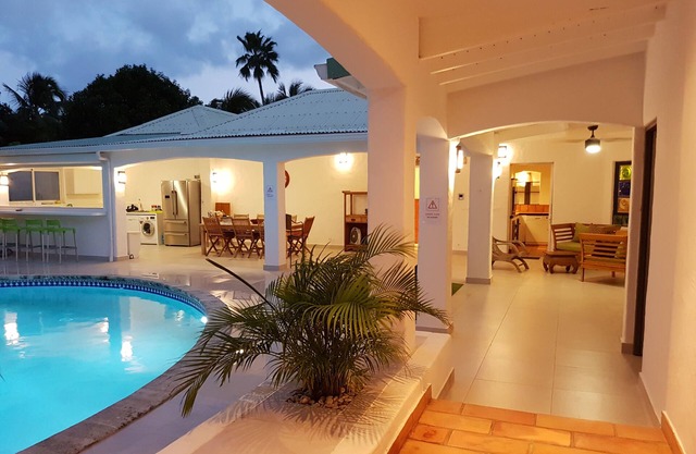 Veronica Villa 3 bedrooms with pool in Orient Bay