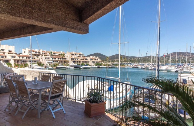 VERY COMFORTABLE AIR-CONDITIONED ROOM FOR 2 ADULTS & 2 CHILDREN GULF VIEW ST TROPEZ