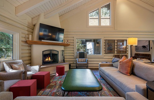 Very family friendly house.6+BR (2 masters), 6+ Baths, 4.838 SF Great HQ