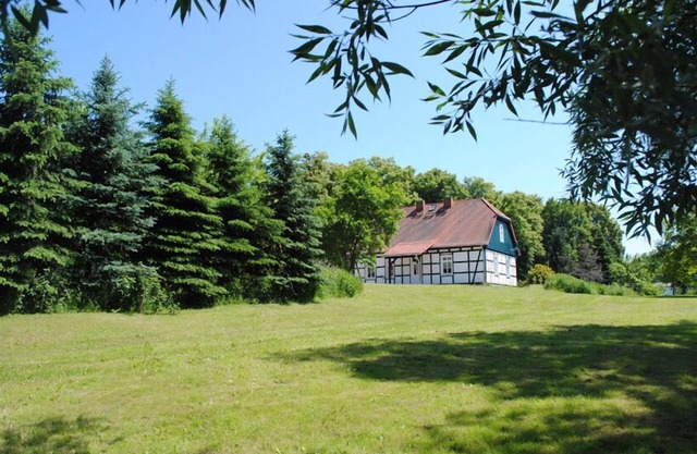 Very large garden, peace and quiet, cozy, lots of space,