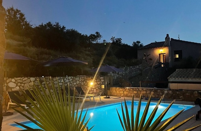 Very private house and apartment with exceptional views!