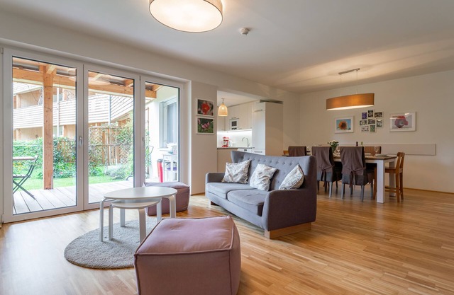 Very spacious apartment with garden
