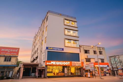 Via Gargi Galuxe - Nr Ankushrao Natyagruha