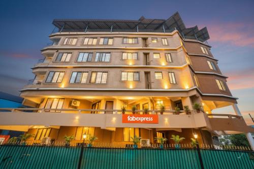 Via Sunset Residency - Nr Apollo Hospitals