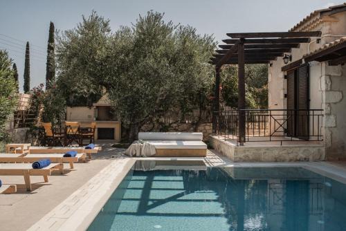 Viatzo Villas - Eclectic Villas with Heated Saltwater Pools