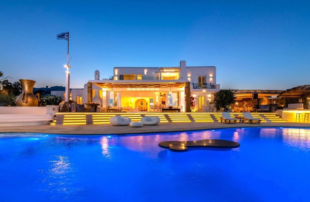 Vibhu Estate – 10 Bedrooms and Suites