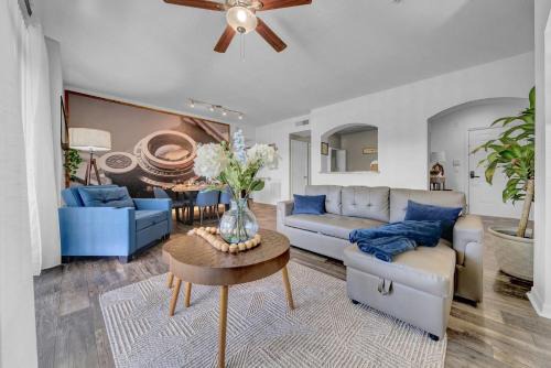 Vibrant 2br Apt Pool, Jacuzzi, Gym #11